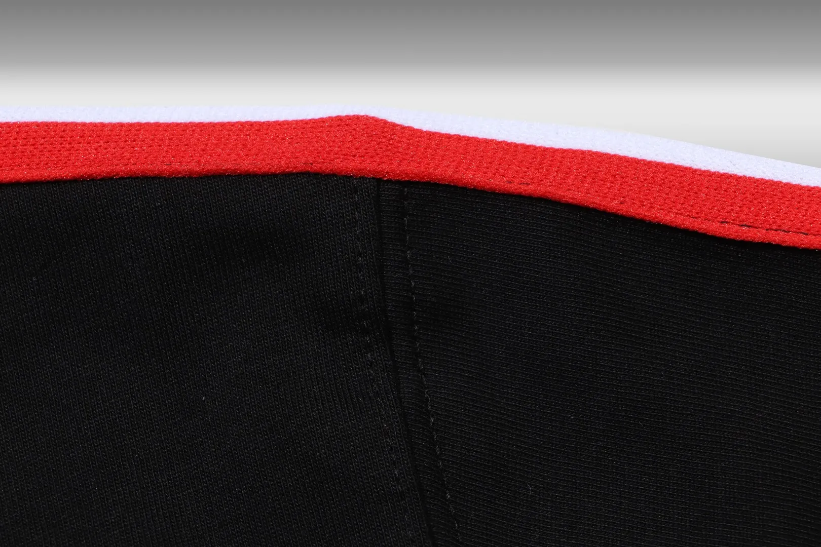 《Moncler~ 》2024New Arrival ， Quality T ， , Versatile Quality ！ ‼ 32 250G ‼ ， ， ， ， T 🤪 Sizes：S-M-L-XL-2XL ：Black，White， ， Same Style